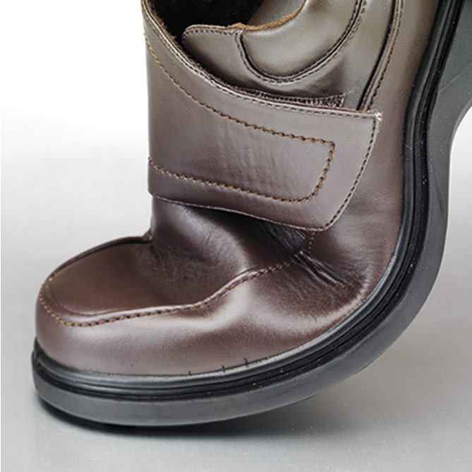Zapatos 24 horas Elegance Confort: Plantilla de auténtico Memory Foam que reduce el impacto en las articulaciones y la espalda, y produce un efecto “anticansancio”.